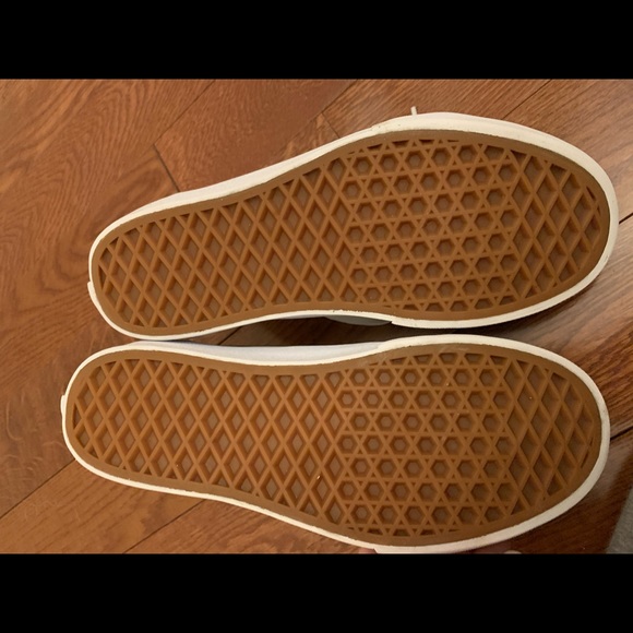 Vans - Picture 3 of 4